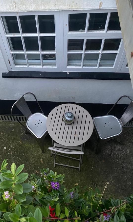 Monmouth House Apartments, Lyme Regis Old Town, Dog Friendly, Parking Eksteriør billede